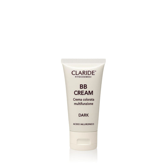 Primo piano del tubo di BB Cream Claride Fitocosmesi, Crema con Acuq Shuttle multifunzione nella tonalità DARK, arricchita con Acido Ialuronico, formato 50 ml.