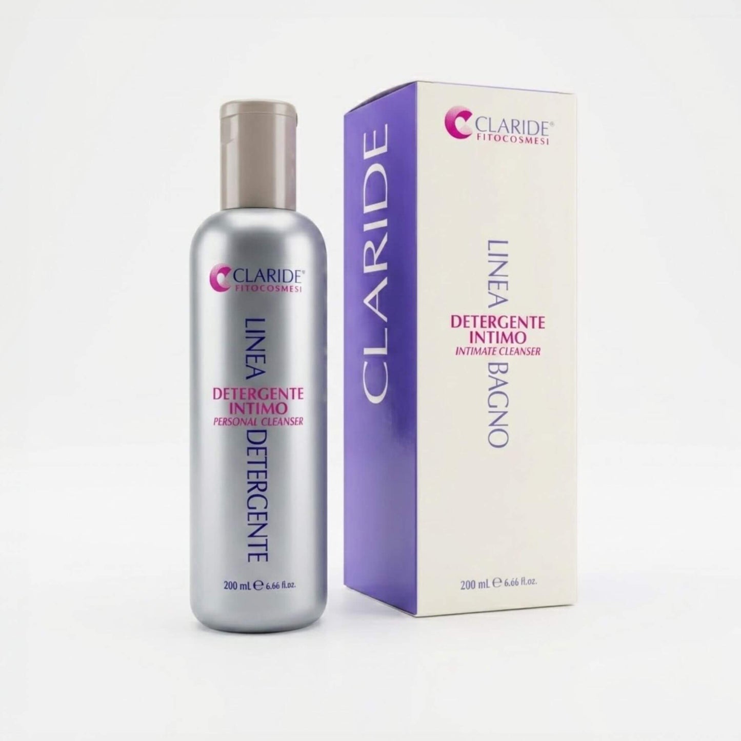 Flacone argentato da 200ml e astuccio bianco e viola del Detergente Intimo Claride Fitocosmesi. Formula delicata per l'igiene personale quotidiana, studiata per rispettare il pH fisiologico e proteggere le mucose, su fondo chiaro.