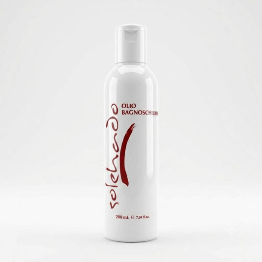 Flacone bianco da 200ml dell'Olio Bagnoschiuma, linea solare Solehado di Claride Fitocosmesi. Detergente corpo restitutivo ad azione delicata, ideale per rimuovere sale e filtri solari proteggendo l'abbronzatura e nutrendo la pelle, su fondo bianco.