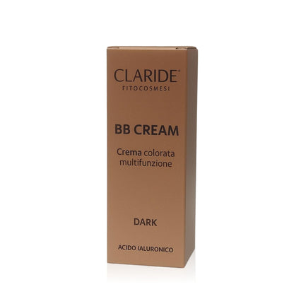 Primo piano della scatola esterna marrone di Claride Fitocosmesi BB Cream, Crema colorata multifunzione nella tonalità DARK, con indicazione 'Acido Ialuronico'.