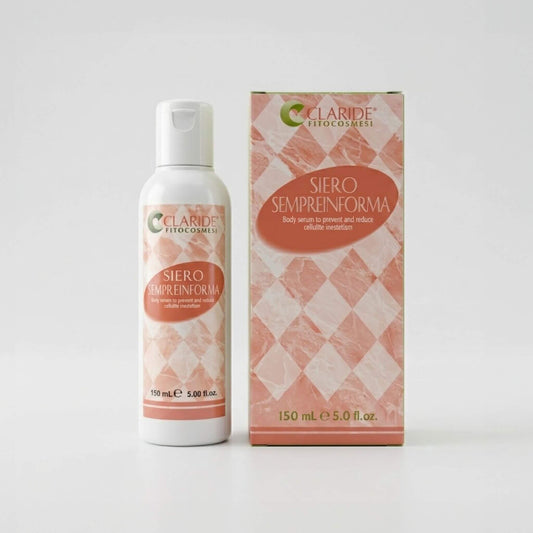 Flacone e scatola con motivo a rombi color pesca del Siero Corpo Sempreinforma Claride Fitocosmesi. Trattamento cosmetico fluido e intensivo studiato per prevenire e ridurre gli inestetismi della cellulite e rassodare i tessuti, su fondo bianco neutro.