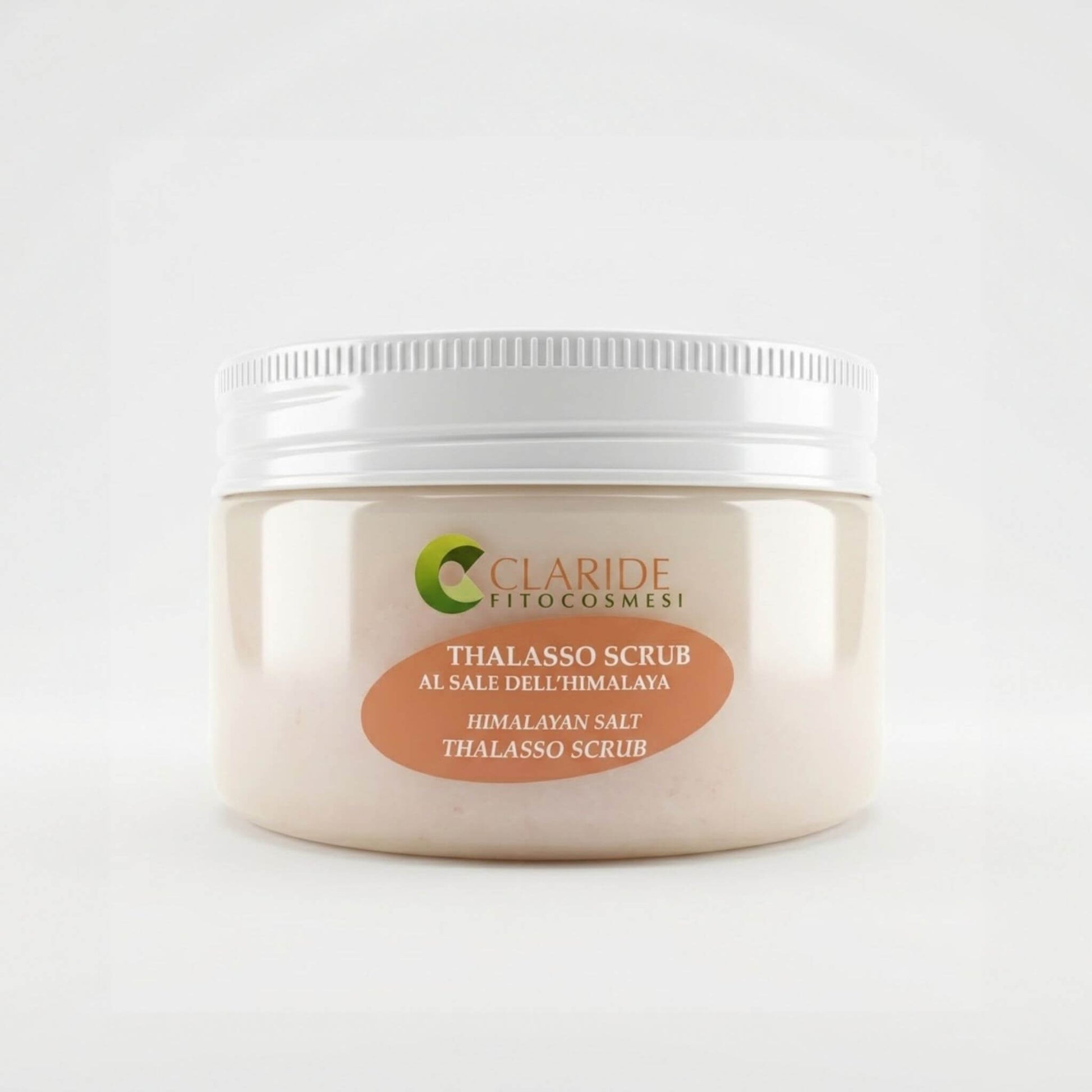 Vaso trasparente con tappo bianco del Thalasso Scrub al Sale dell'Himalaya Claride Fitocosmesi. Trattamento corpo esfoliante ad azione osmotica drenante per levigare, purificare e sgonfiare i tessuti, su fondo bianco neutro.